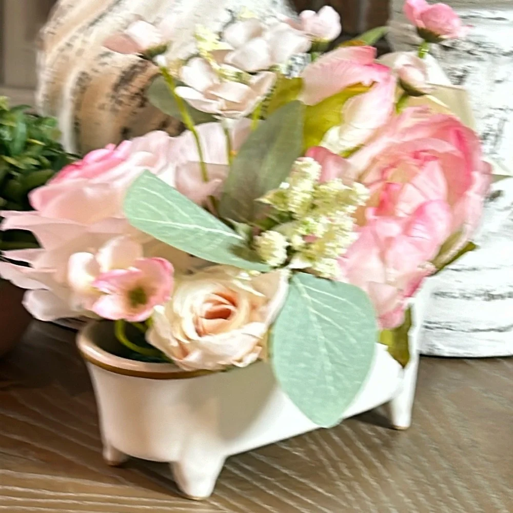 NEW! Shabby Chic Vintage Claw Foot Ceramic Bathtub Roses Faux Floral Centerpiece